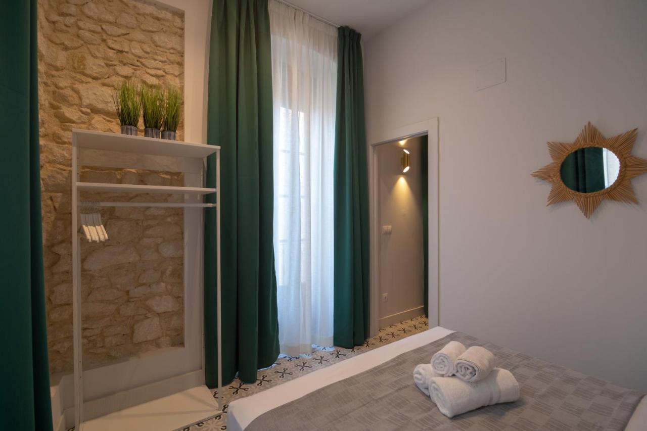 Apartamentos Teatro By Be Alicante Esterno foto