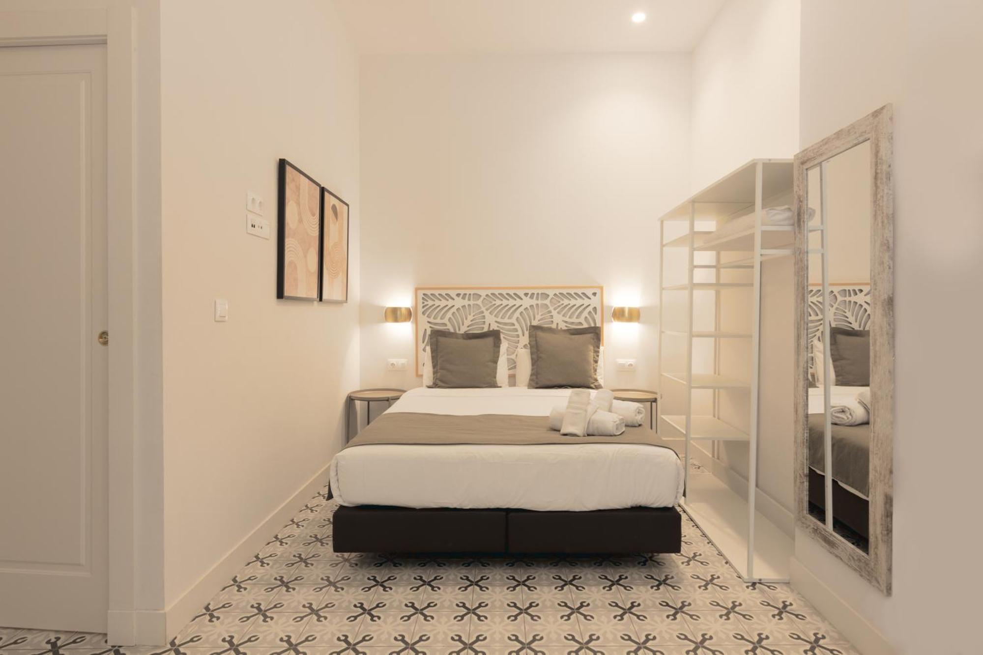 Apartamentos Teatro By Be Alicante Esterno foto